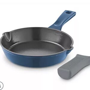 Cast Iron Skillet 8” w/ Silicone Handle Zakarian by Dash In Blue MSRP $40 QVC